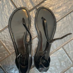 TORY BURCH SILVER PEWTER SANDALS T-strap, Back Emblem, 7.5 , Sexy! Used Once EUC